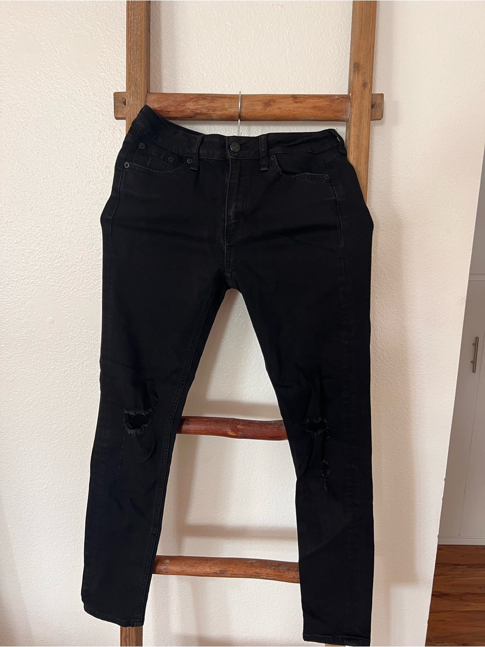 Just USA Black Skinny Jeans with Knee Rips